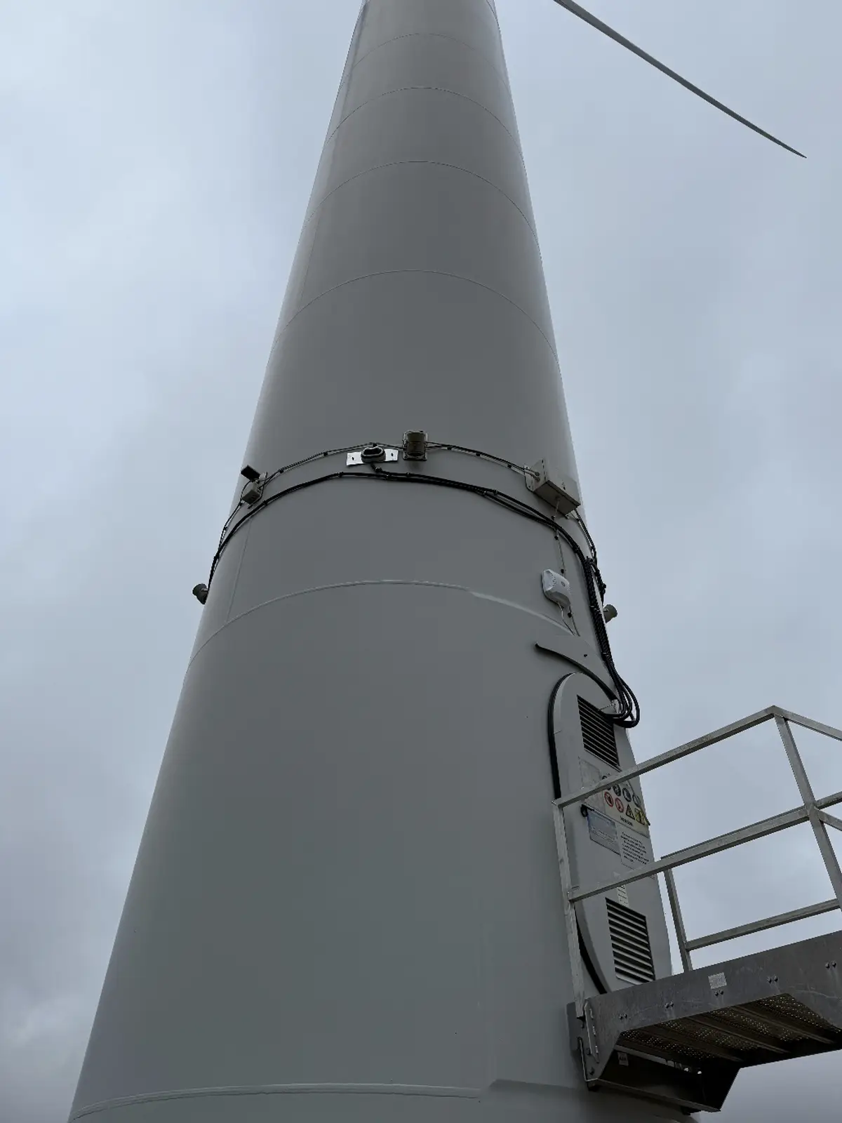 Faunia Reference Installation d’un SDA dans un Parc Éolien pour Comparaison des Systèmes de Détection Aviaire